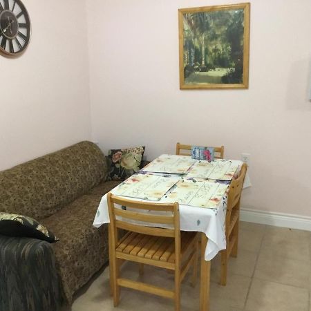 Studio Apartment At Historical House 加尔维斯敦 外观 照片