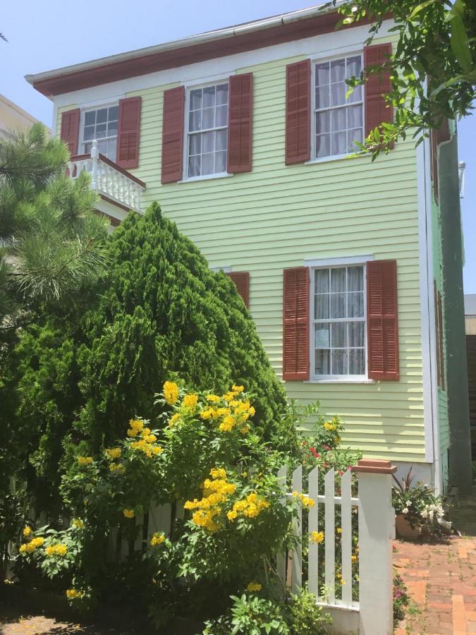 Studio Apartment At Historical House 加尔维斯敦 外观 照片